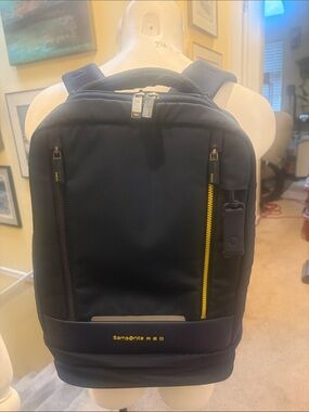 Samsonite RED Navy Backpack with Yellow Zipper Detail